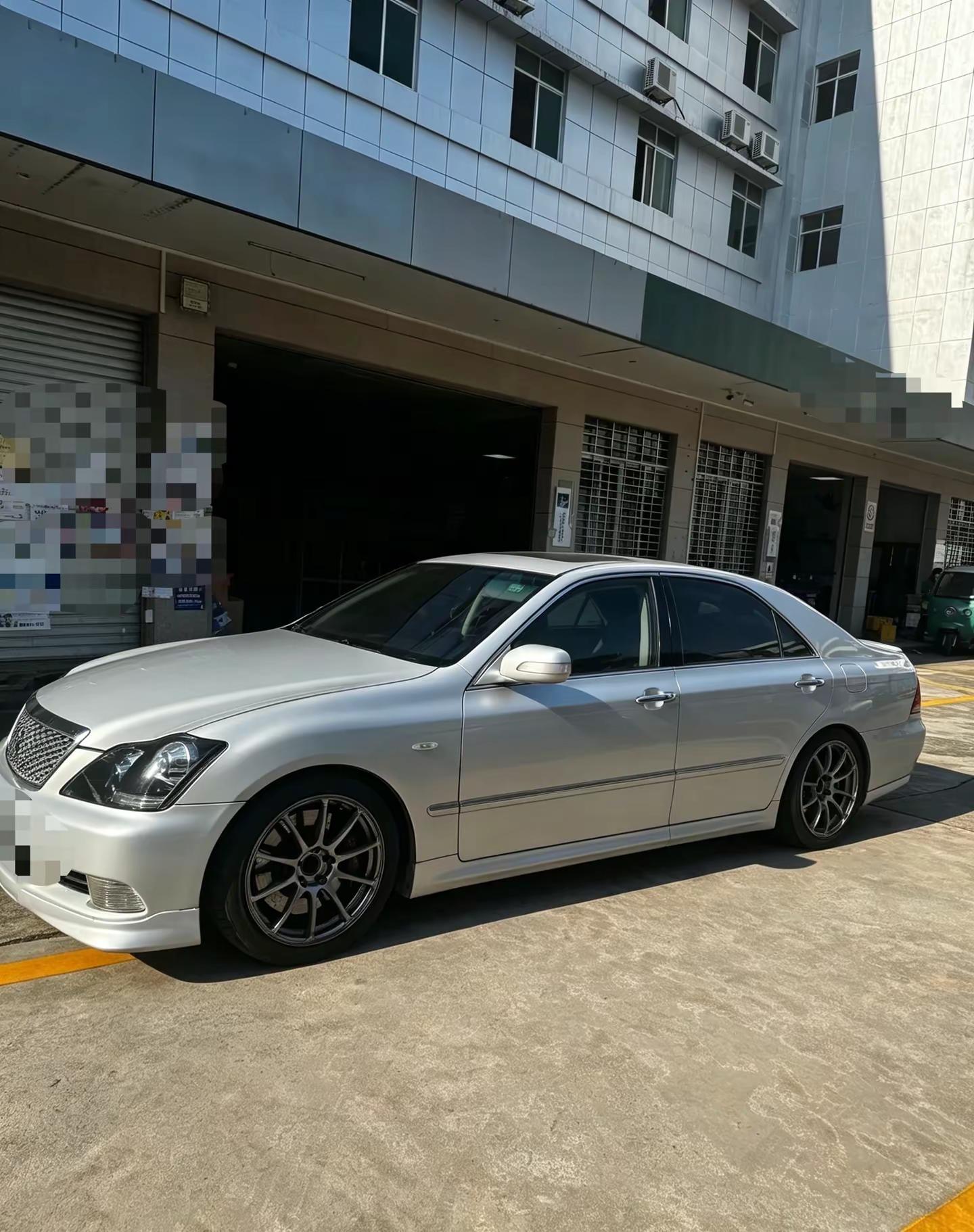 V6皇冠，算不算省心收藏级车代表？丰田皇冠音响升级马克莱文森情怀车街拍收藏级别车型crown后驱魅力