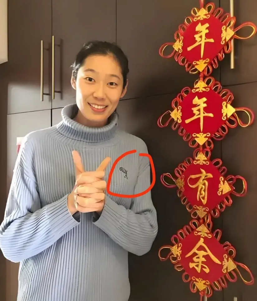 朱婷又火了不是因为欧冠五冠封王，也不是因为意甲联赛称霸，而是她成了现