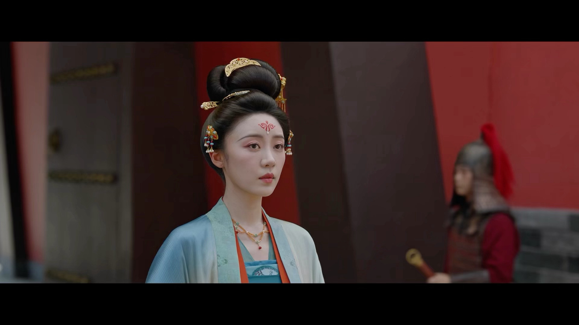 莫离张月追星女脱粉回踩谁能想到秦筝会走到烧书这一步啊，从狂热追随到彻底翻脸，最后