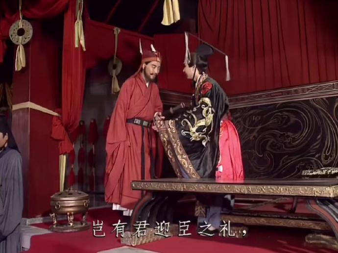 历史的轮回，在这一刻被具象化。曹操如果知道，伏后跣足哀号也不得善终的结局，将于4
