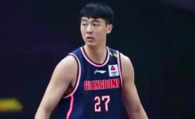 相关信息显示广东宏远的张明池已经离队。虽然今年夏天6月份和7月初他还与俱乐部在二
