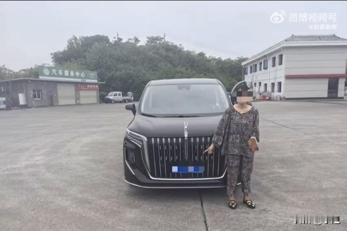 八百公里高速，没驾照，她一个人开过来了。5月13号上午，四川遂西高速蓬溪红叶