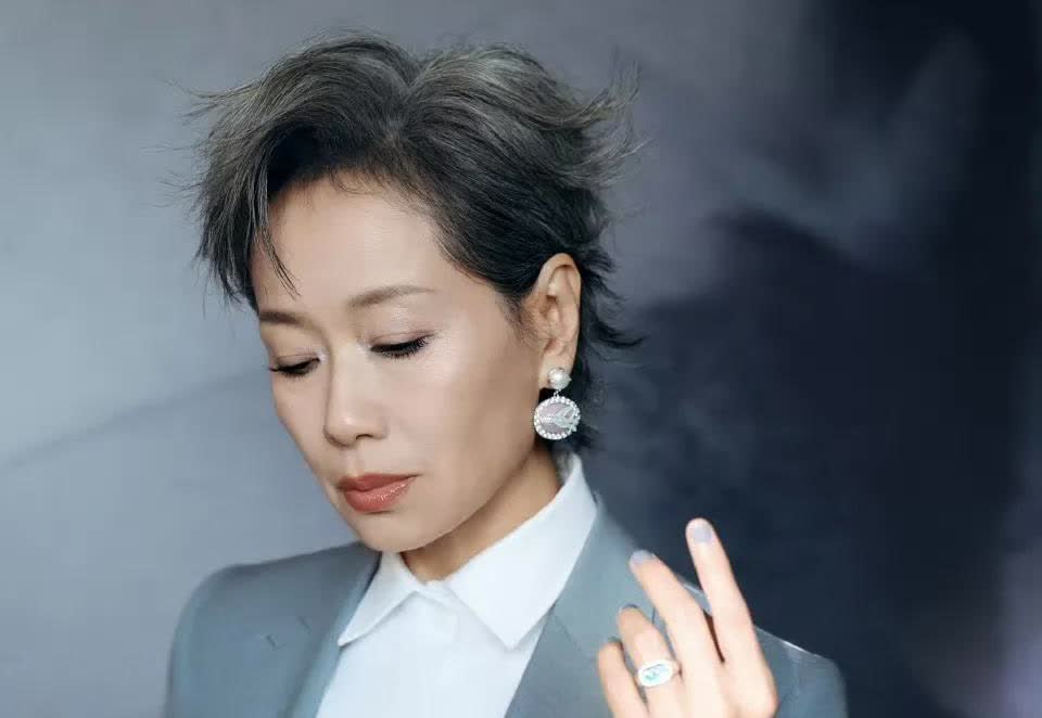 叶童你太“糊涂”了你当初为什么要出演许仙呢？如果你没有出演许仙，许多人就
