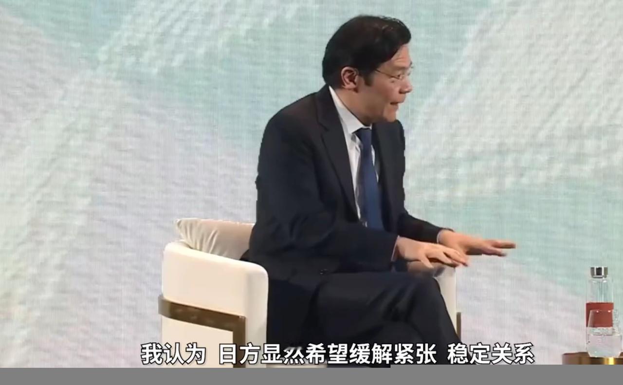 新加坡总理黄循财选边站，新加坡人都看不下去了。11月19日，黄循财在彭博创新经济