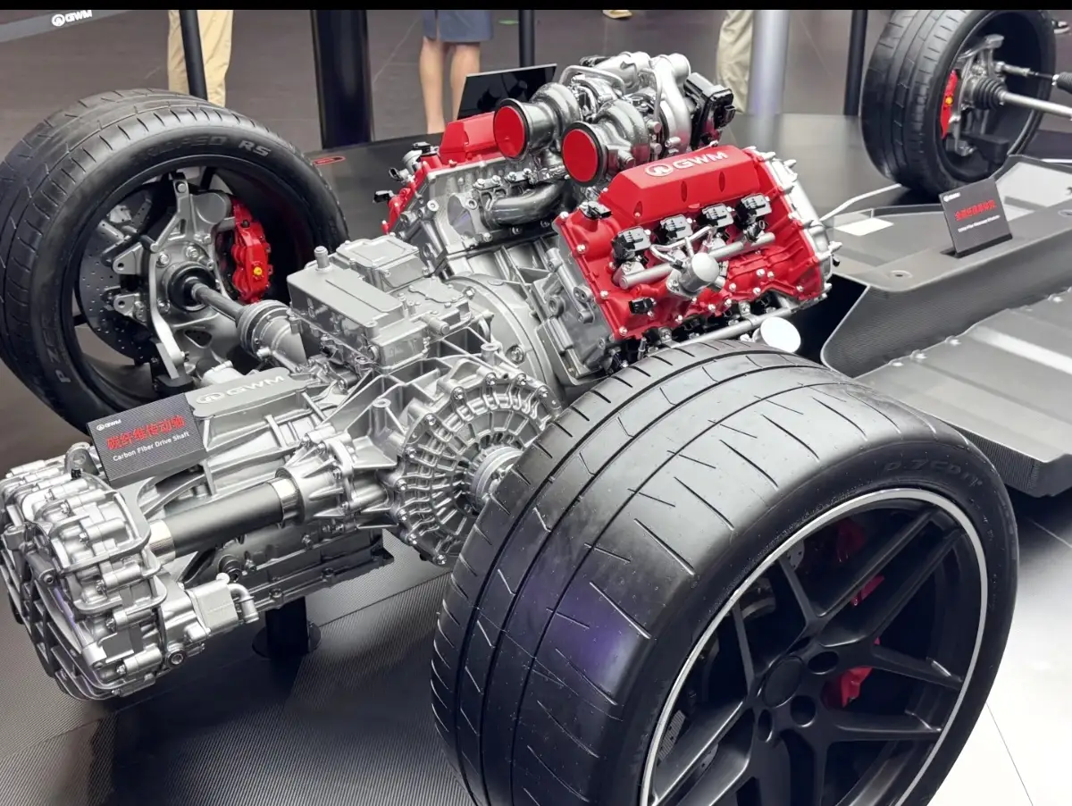 长城超级V8让德国人彻底破防：当宝马总裁说出配这款发动机的量产车我也要买一台