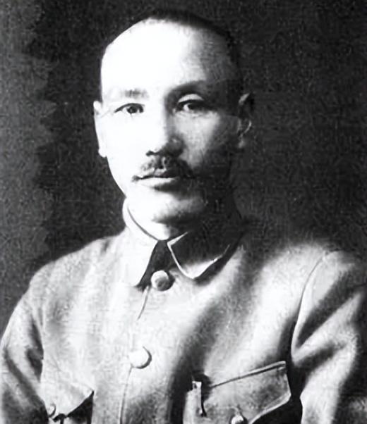 1962年，蒋介石集结60万大军，9万支步枪对准福建，以为大陆遍地饥民，结果美国