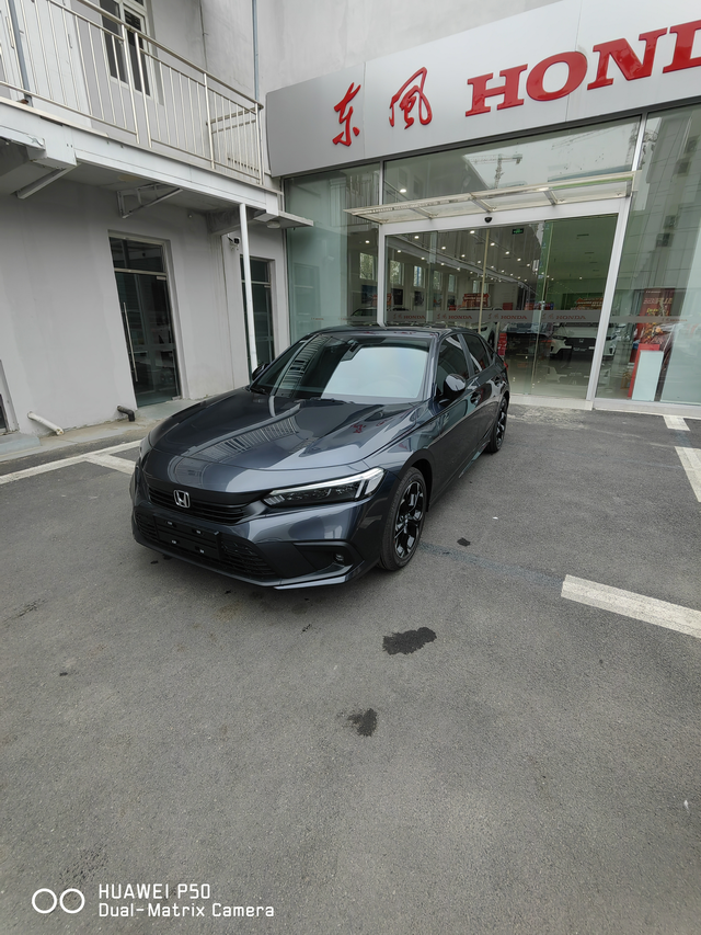 思域燃动版鎏光灰提车小灰第一箱必须95加满，深踩油门发动机还是有声音传进来，不