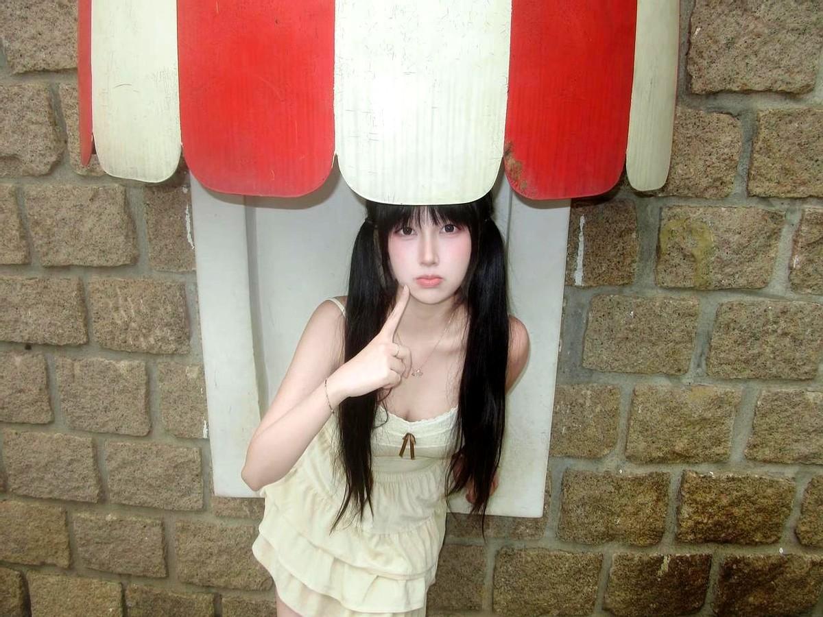 厉害的人才能多吃麦当劳——这句谐音梗把“能者多劳”拆成了薯条和甜筒的狂欢。昨