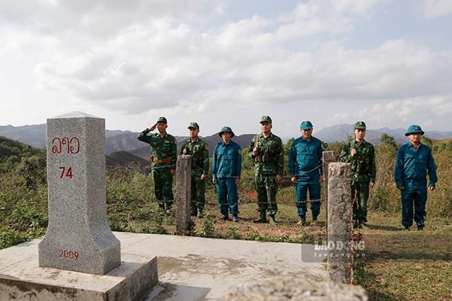 越南奠边府是毒品犯罪的重点地区和复杂地区图中是越南边防部队民兵组成的联合巡逻队