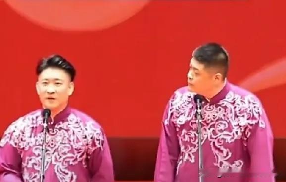 被德云社清门的原儿徒曹云金回应“清门十周年”，观众喊“办清门节”，他的回复太绝！