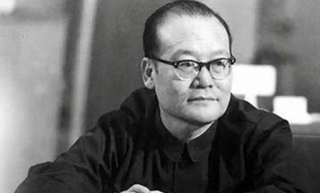 纪登奎晚年时，说过自己有三大遗憾。一是自己早年投身革命，没有上过大学，不知道大学