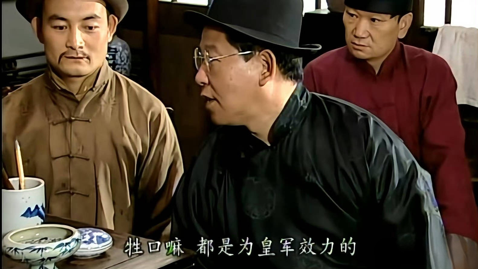 砖家董扬：“华为不应“另起炉灶”搞鸿蒙系统，中国不应与世界格格不入。”这就是自己