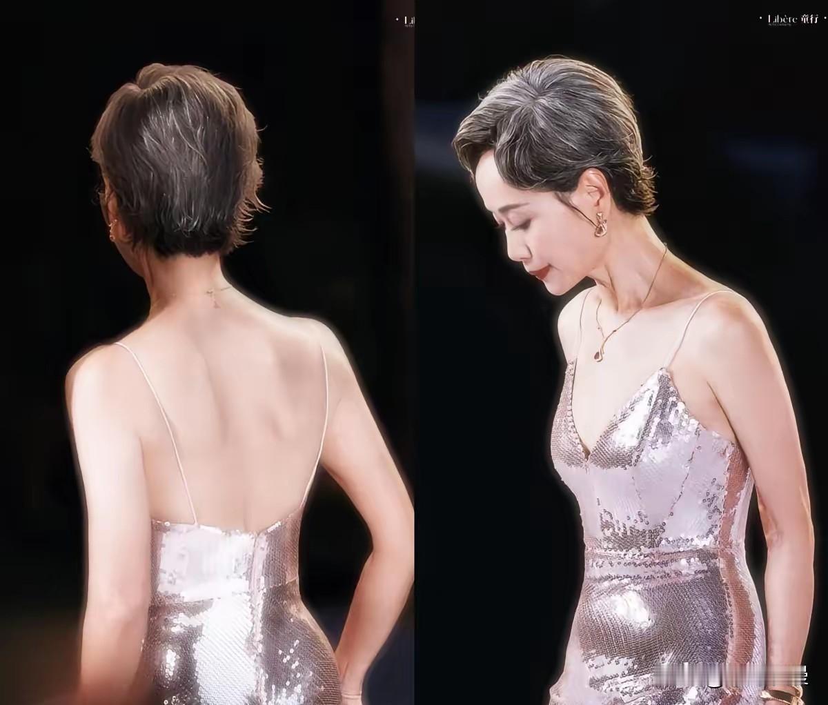 62岁的叶童用实力告诉大家，优雅和美丽与年龄无关。最近，她身穿一袭露背礼服亮相，