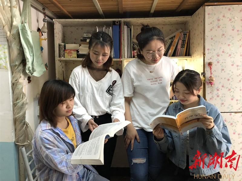 太励志！湖南一师四名同宿舍女生，全部顺利考研上岸湖南第一师范学院一间普通女