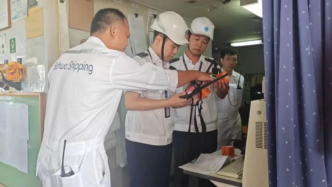 [关注]晨鸣纸业复产后首艘原材料船舶抵港 潍坊港外贸再添新动能