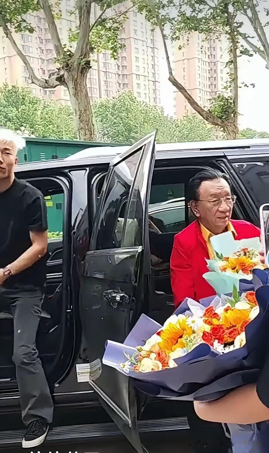 相声圈一桩陈年公案！常宝华收徒改排位，侯耀华最后拜师却逆袭大师哥！牛群直接离场，