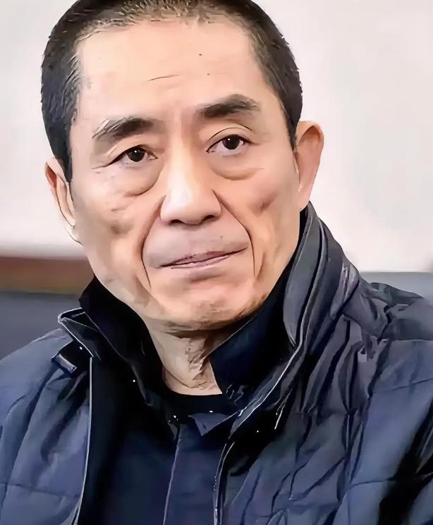 76岁张艺谋，悲痛发文！ 8月10日，对于导演张艺谋来说，是悲痛的一天。他的