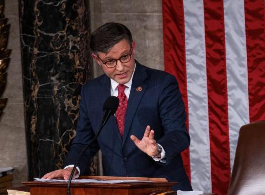 共和党三号人物发出警告：如果输掉中期选举，特朗普的总统大位恐将不保？共和党籍