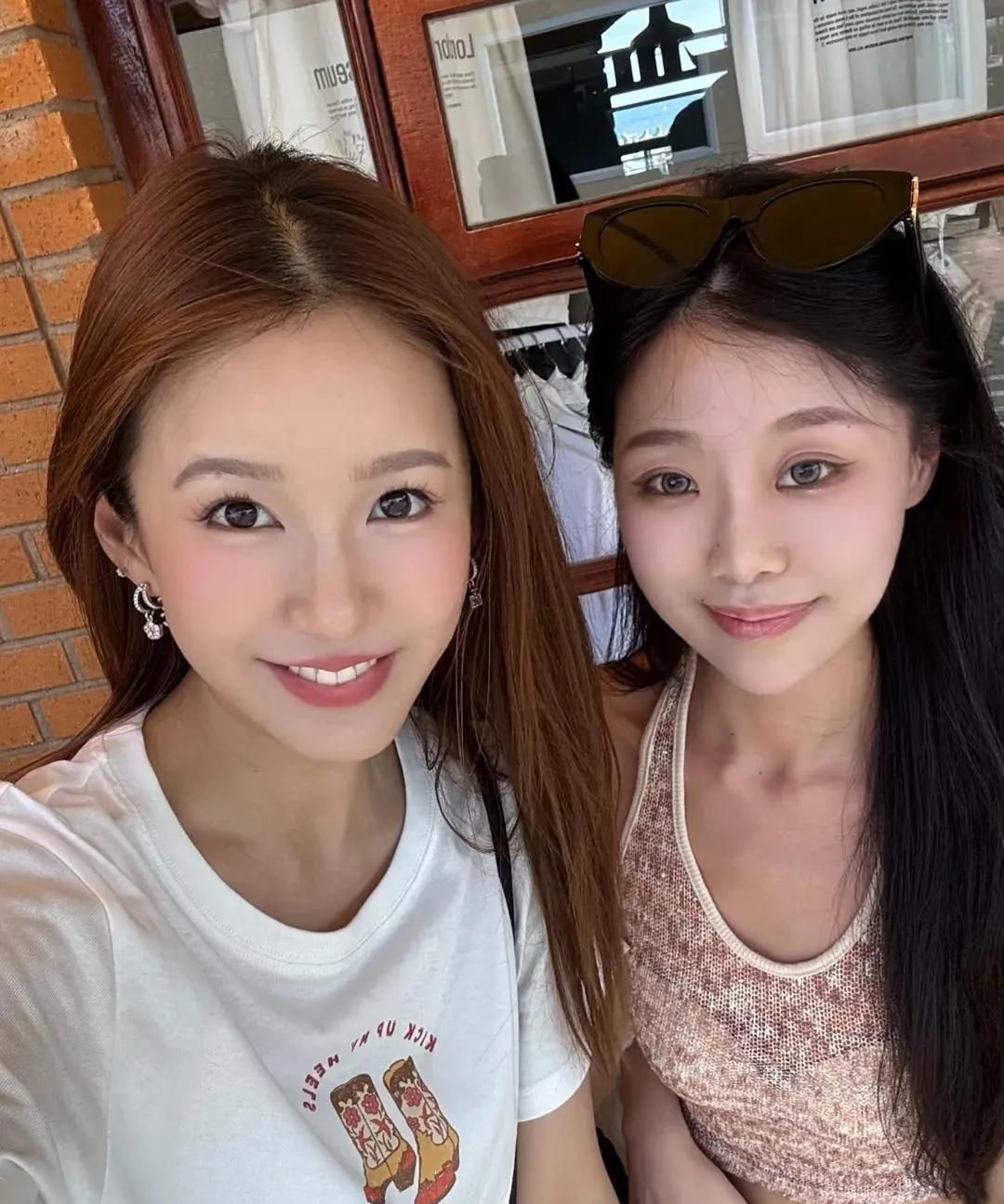 原来陈赫老婆长这样？陈赫老婆现身韩国济州岛旅游，路人镜头下的她，长发披肩，皮肤