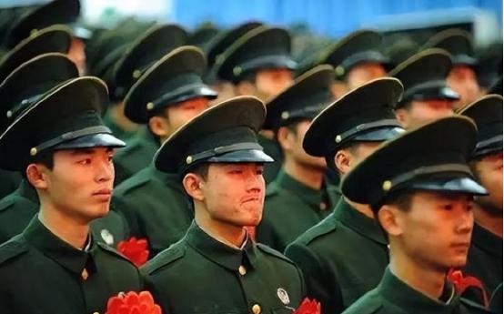 为什么要召回，国家这么多兵不够用的吗？五大战区，有战区是不能动的，预防边境，国