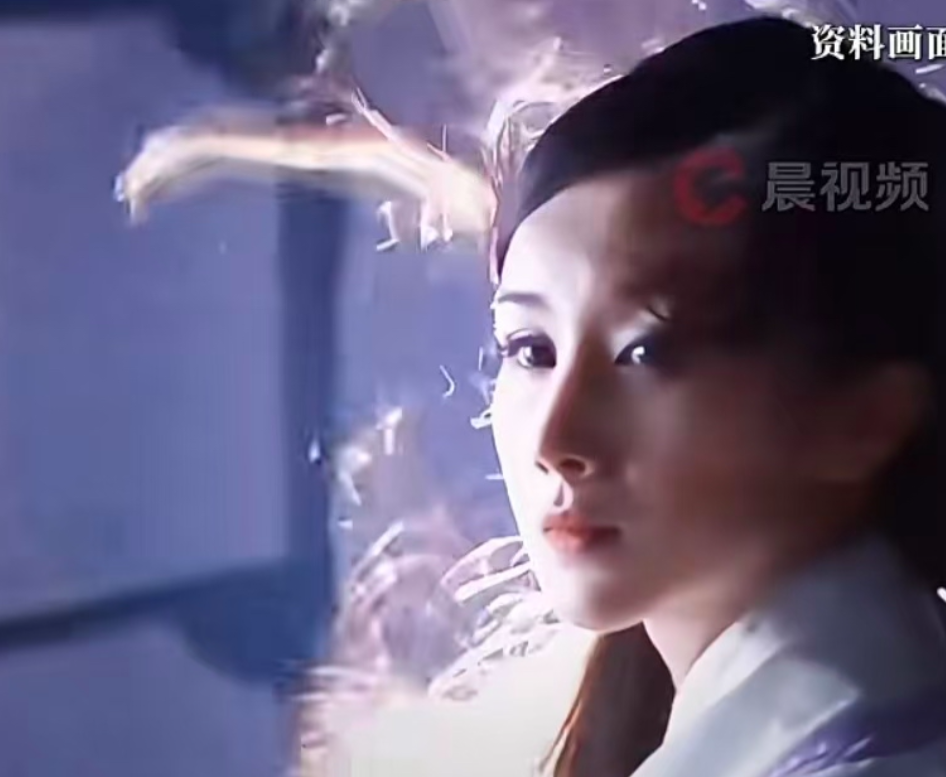 孙菲菲道出了她为什么会嫁给前夫的真正原因。就是因为自己肚子里没多少墨水，所