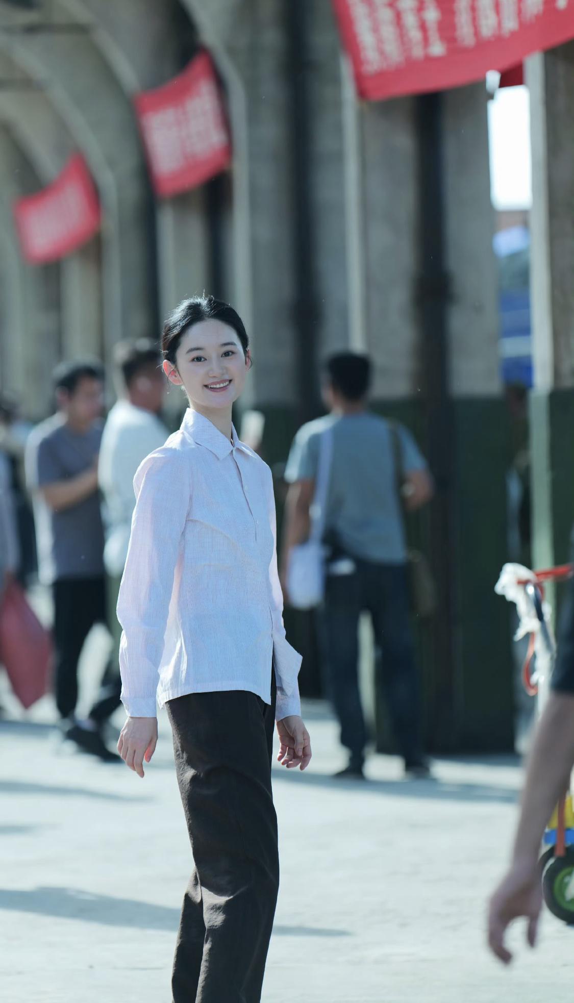 方穆静为了不要孩子说好话，对瞿桦说“我有你就够了”，然而瞿桦是不信的……姐姐