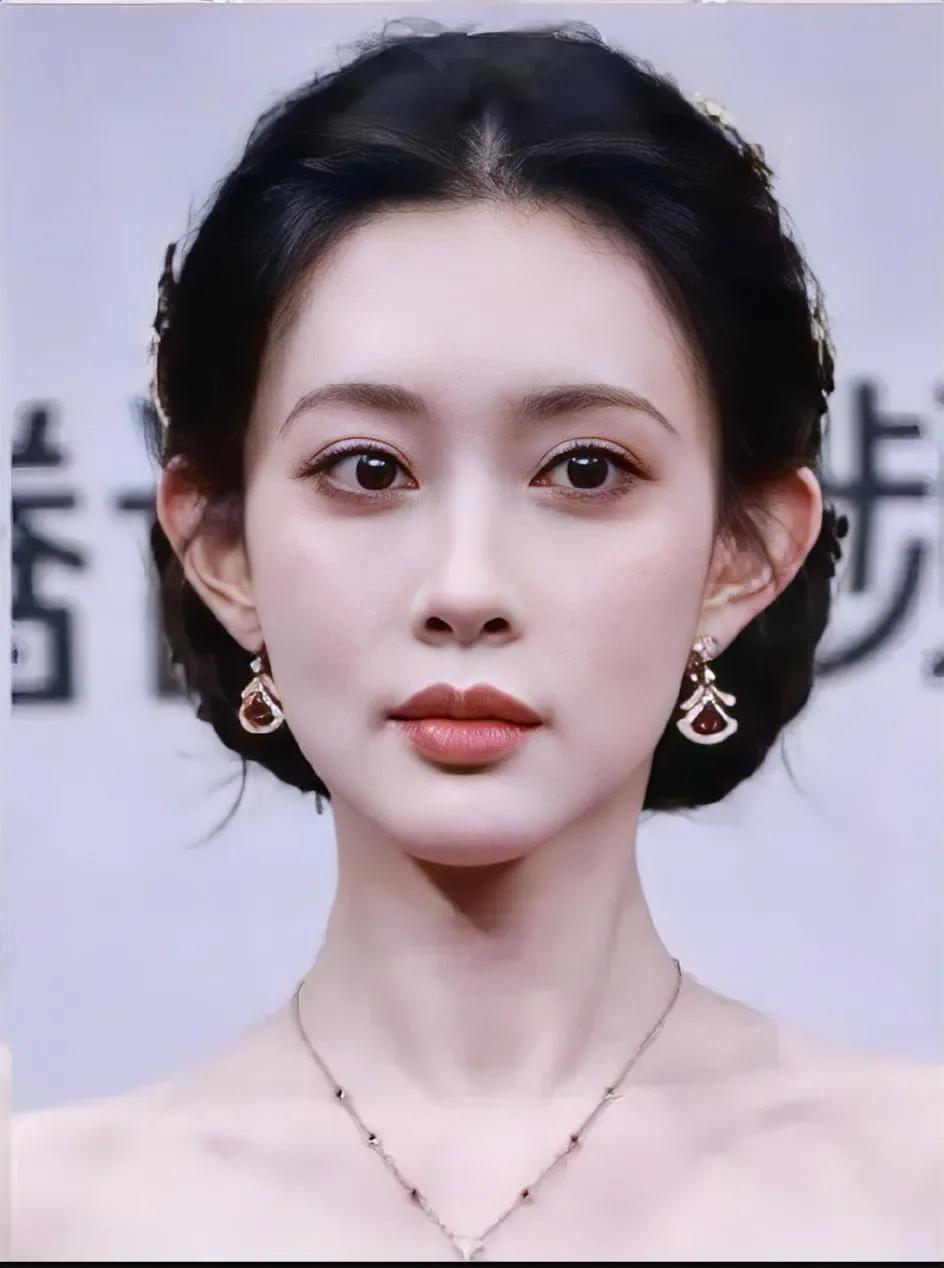 我真是服了，倪妮宋茜还有田曦薇的发型师统统换了吧。这么不受待见吗？这是给她们随