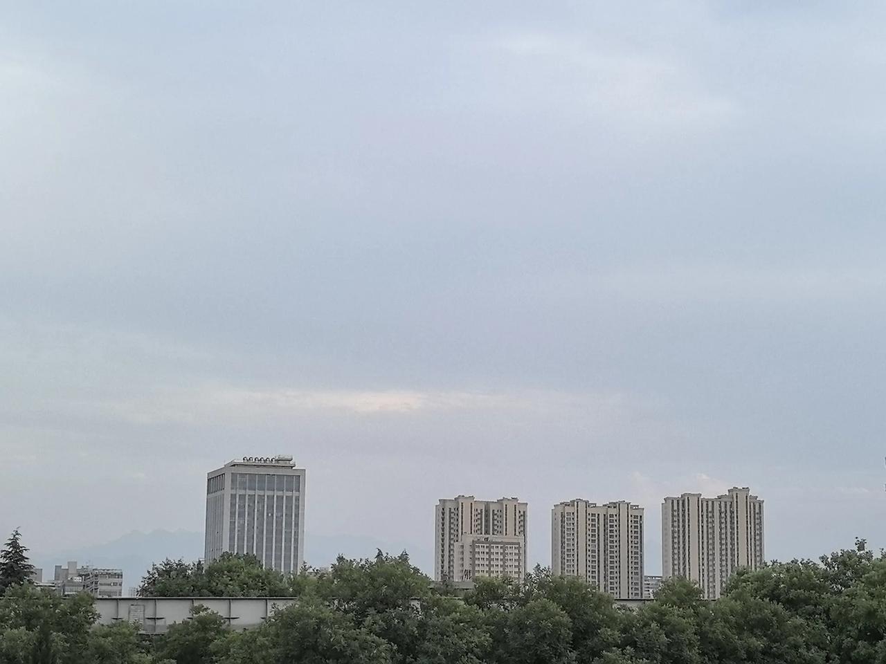 巍巍秦岭，俊秀南山，知道西安想要一场雨，他们竭尽全力，利用太阳☀的能量，将自己的