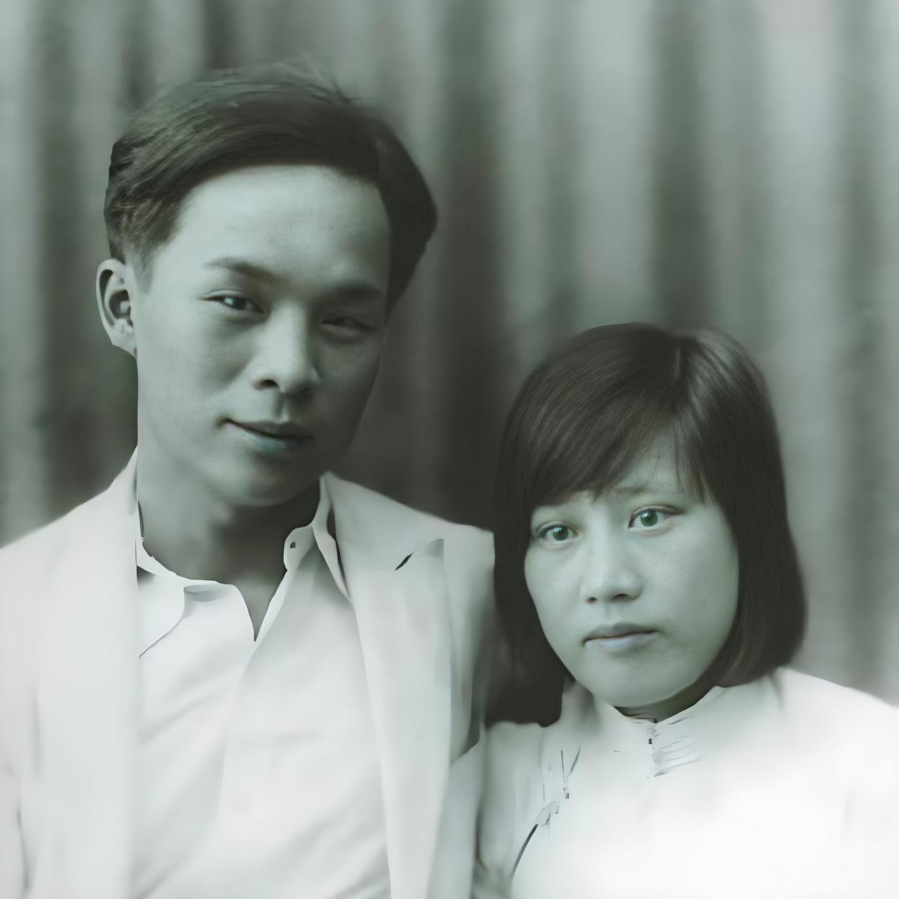 照片中的这个男子看起来长得帅，实际上是一个“渣男”，他的名字叫胡兰成，这一张照片