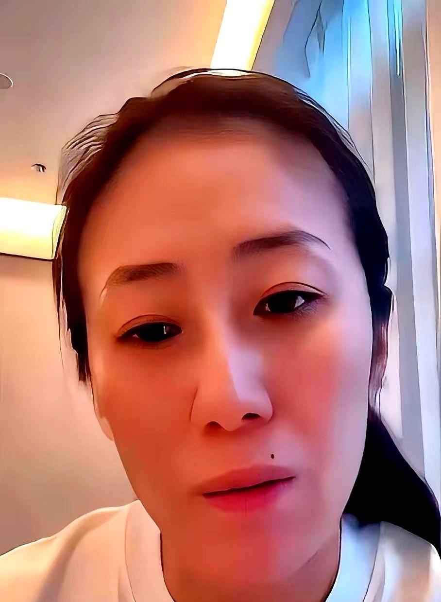 《孙颖莎的围城：当世界第一成为全乒坛的“活靶子”》