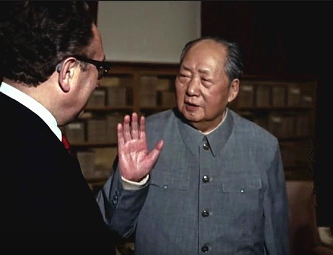 毛主席82岁时，美国国务卿基辛格问毛主席身体如何，毛主席回答了一句话，让基辛格大