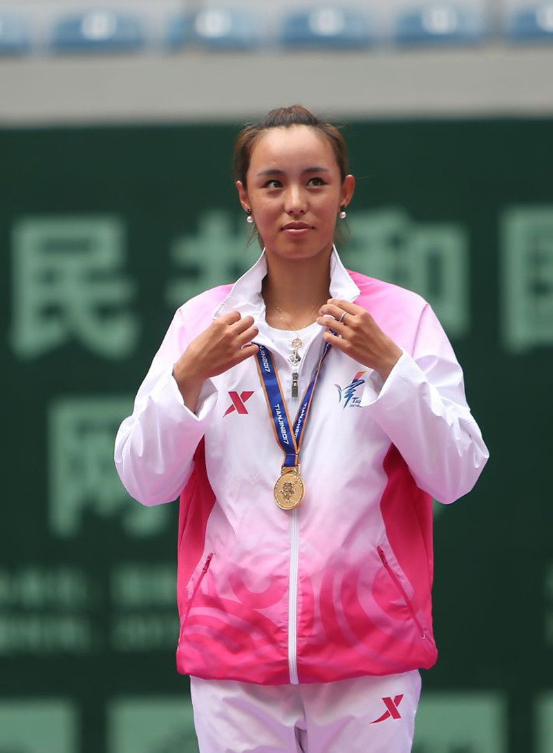 王蔷5-7/0-2落后袁悦时因伤退赛，过去两届赛会女单金牌得主结束职业生涯的全运