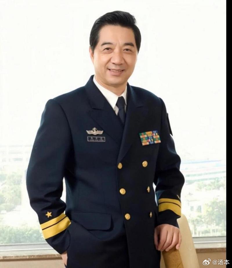 四年前，军事评论员张召忠在媒体上，认为中国军事力量能够在四小时之内，让日本军事设施和军事力量失去基本