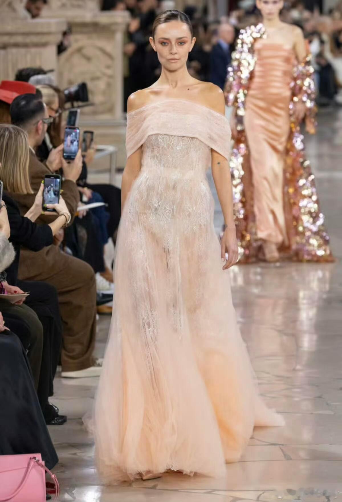 中东仙牌GeorgesChakra携2026春夏高定系列登陆巴黎高定周，以44