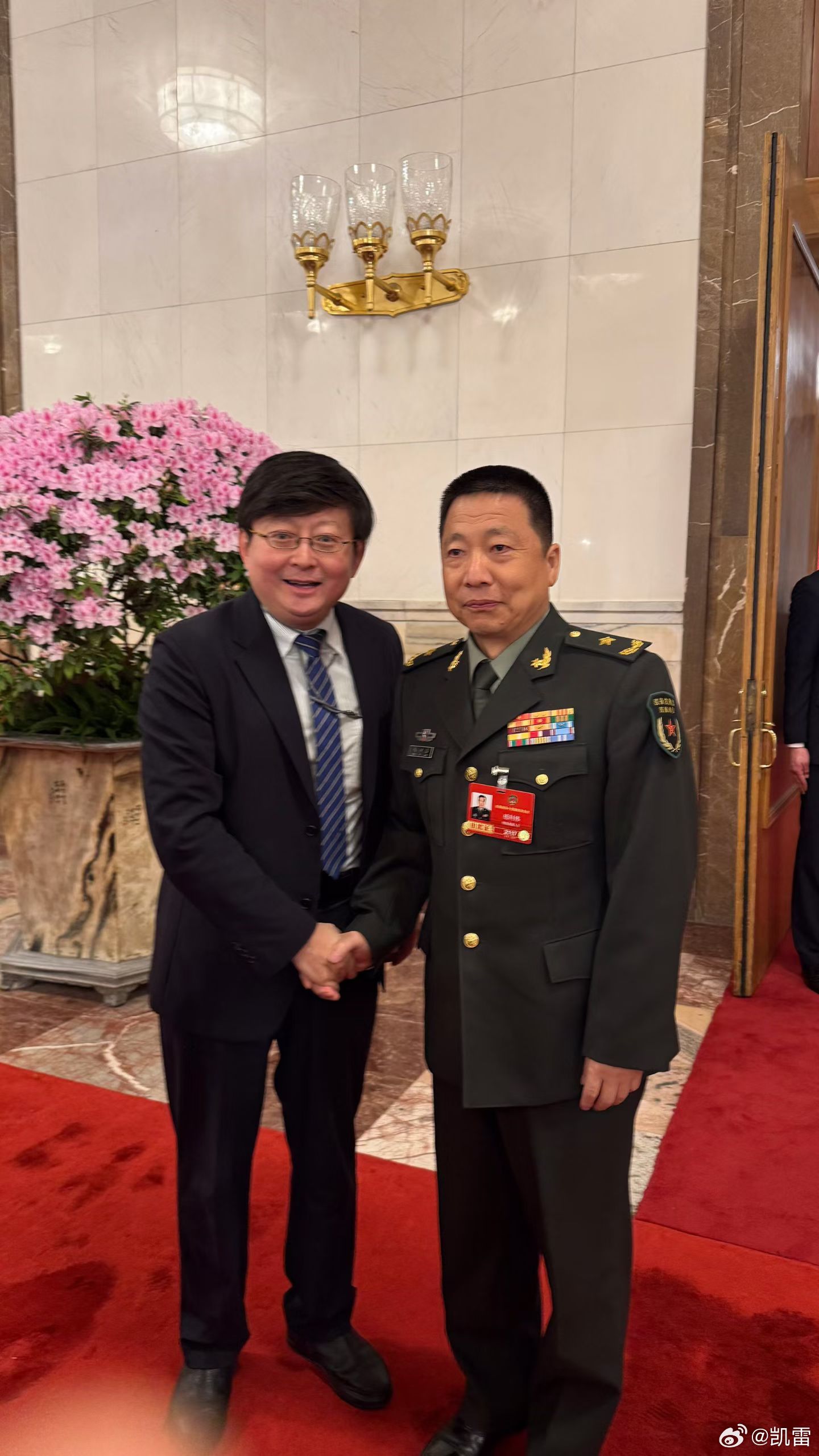 见到太空人杨利伟还是这么瘦，问了他三个问题。香港太空人什么上太空，港澳太空人有没