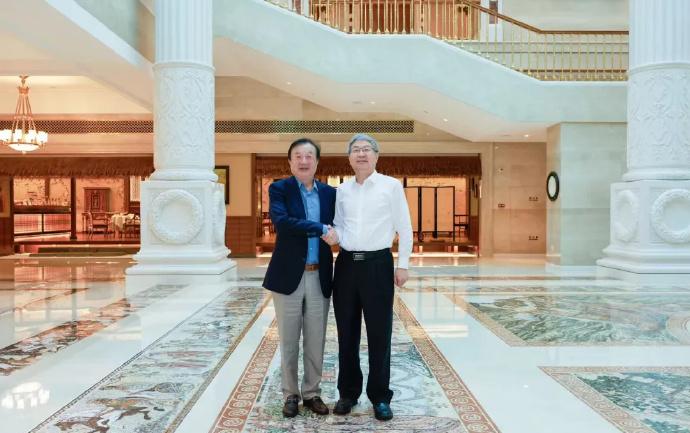 10月16日，奇瑞董事长尹同跃拜访华为创始人任正非，成为小鹏汽车董事长何小鹏、广