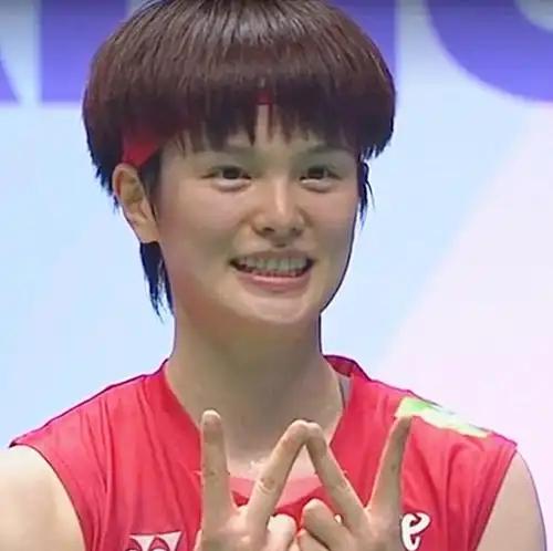 王祉怡改写历史！2-0战胜安洗莹，首夺全英冠军赛冠军！北京时间