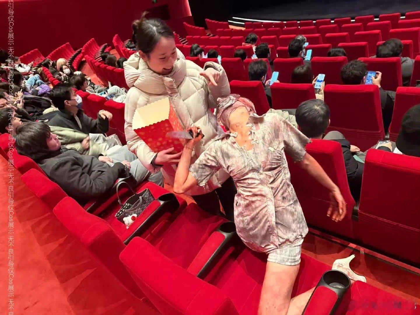 不知道寂静岭的护士很曼妙终于理解什么叫“痛并快乐着”！《重返寂静岭》的恐怖是