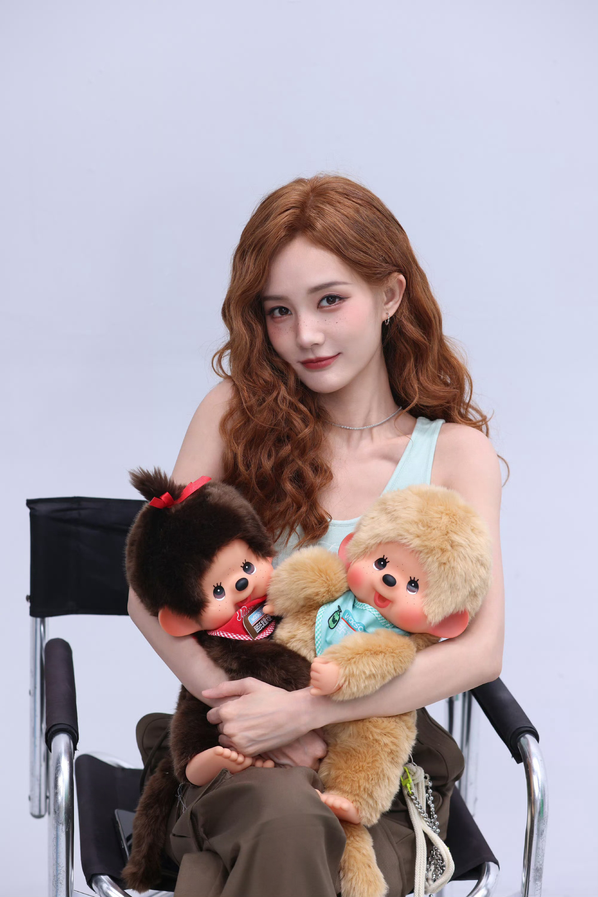 李一桐甜度超标预警李一桐好萌好美，小卷毛好可爱🤩​​​