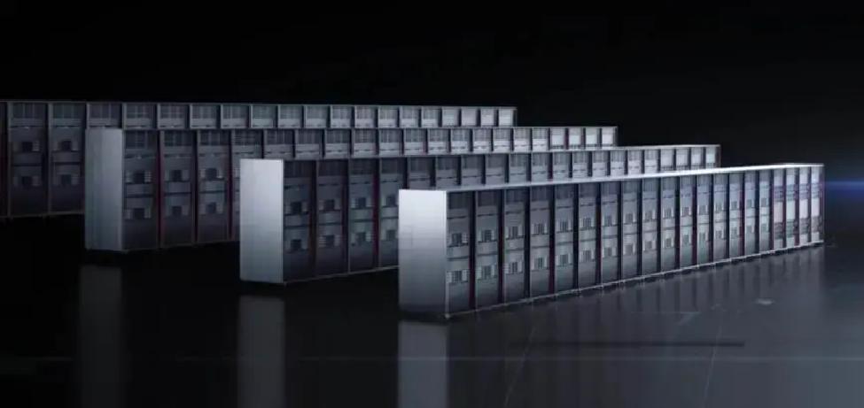 2025年9月18日上海，华为轮值董事长徐直军扔下一颗重磅炸弹：一台8192颗昇