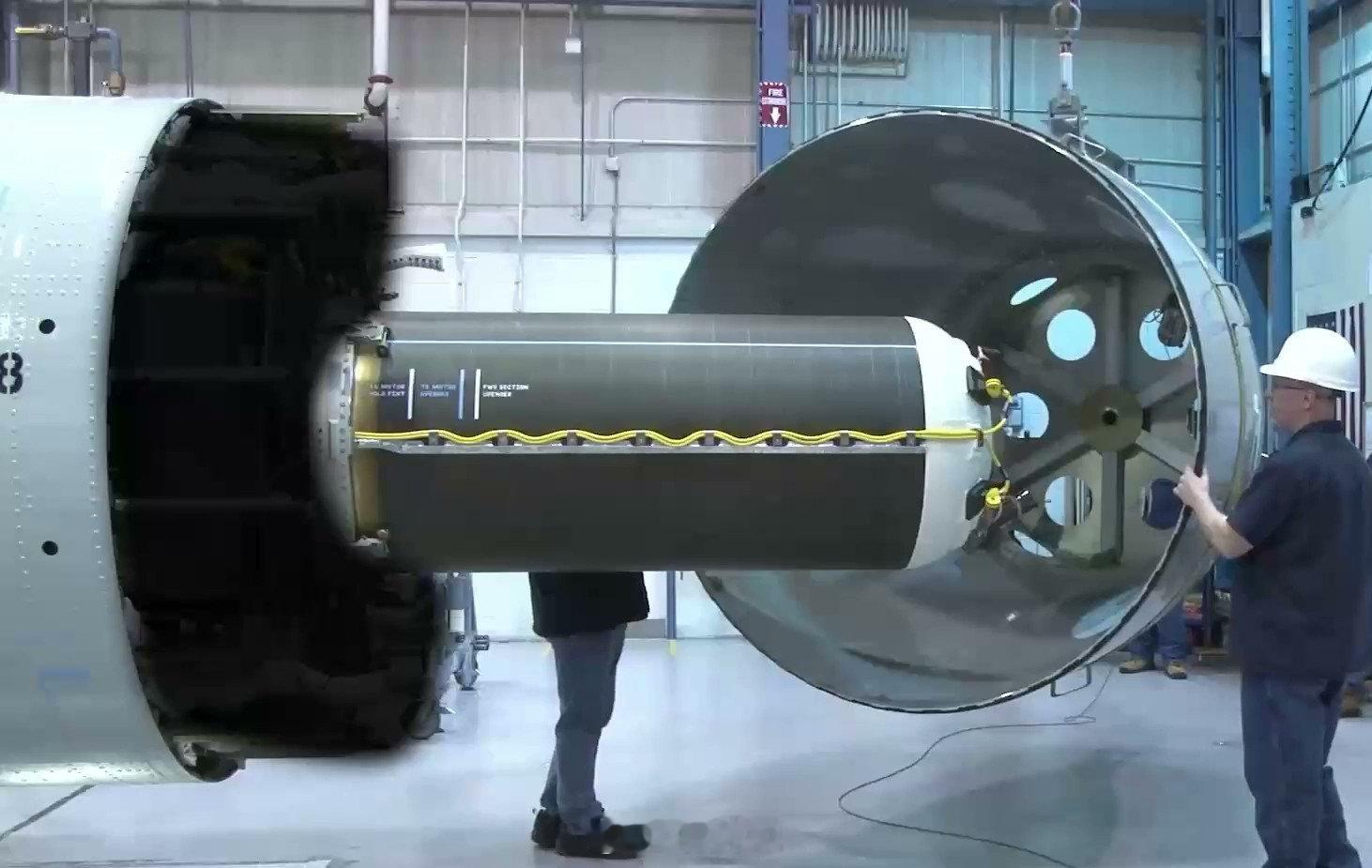 三叉戟2D5导弹的三级发动机（弹头舱）#核武器知识#​