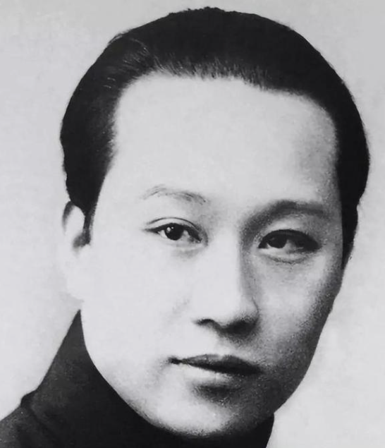 1918年，一位奶油小生娶亲，然而，当他挑开新娘的盖头，突然崩溃：“你是她的姑姑