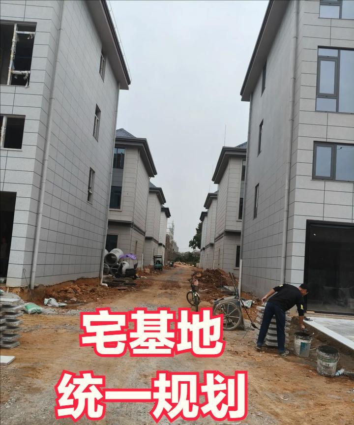 江西农村的自建房，遥遥领先😡😡首先是选址非常好，不是荒郊野岭的山