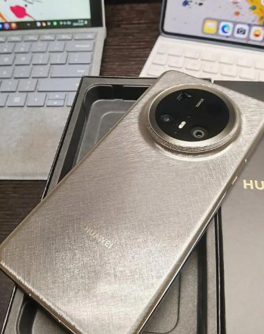 荣耀Magic7Pro搭载了高通骁龙8至尊版处理器，这款处理器采用先进的3nm