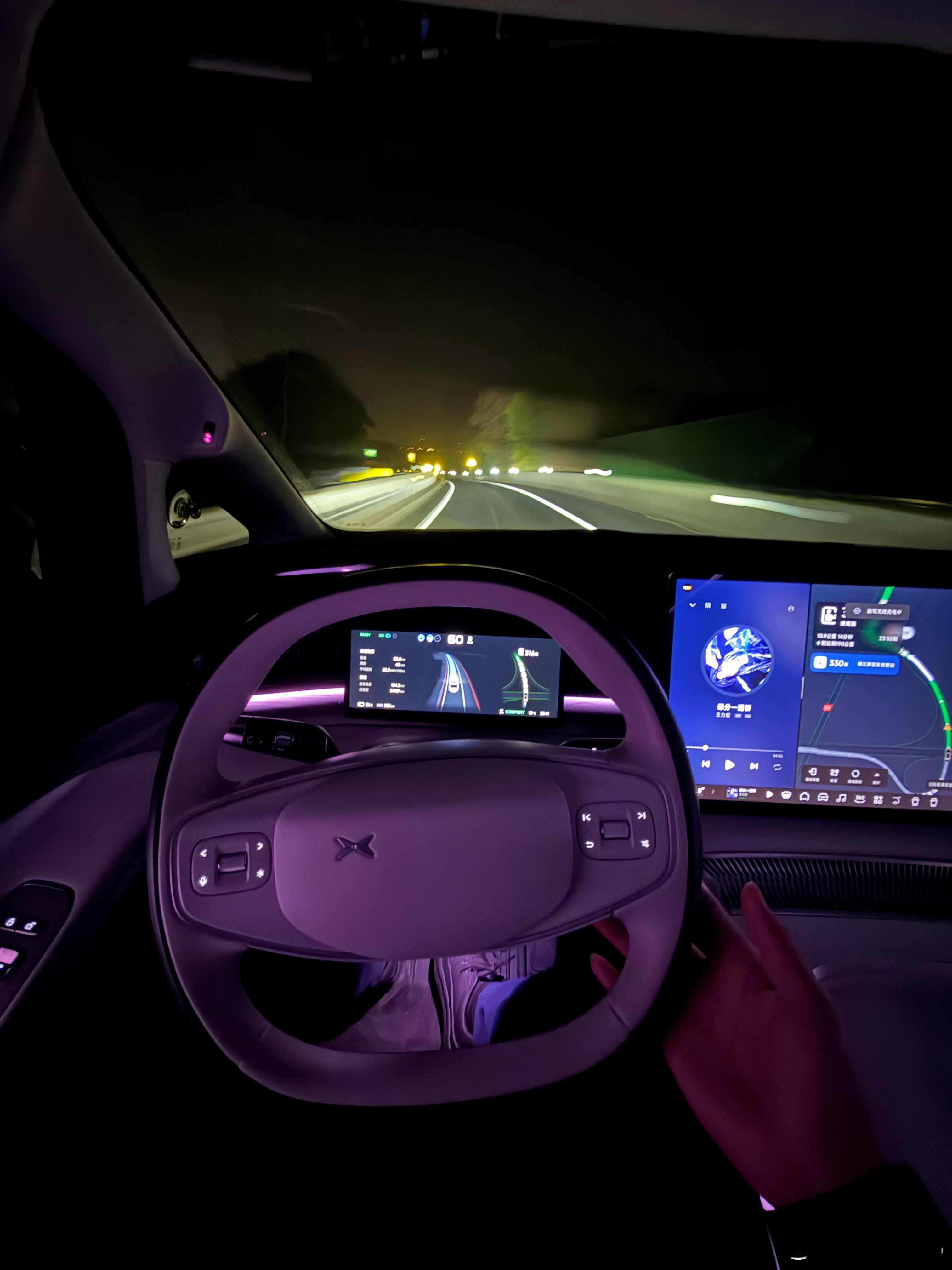 卧槽我的小鹏X9老max最新版本智驾体验突然就更低延迟更丝滑了，卧槽前所有的感