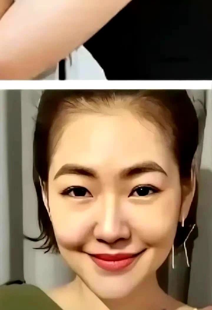 小S估计也吓坏了，没想到汪小菲带着律师到大S的豪宅去清点物品。大S刚离世时，小S