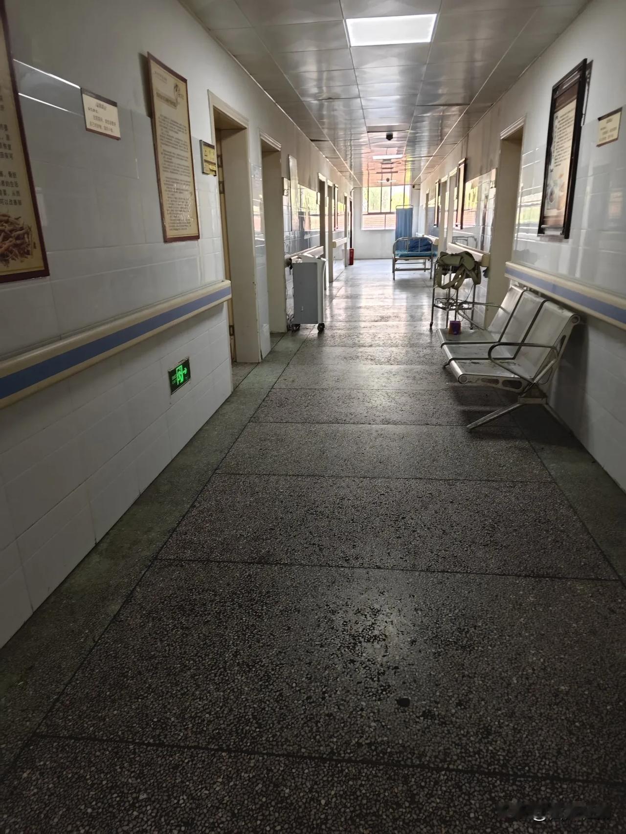 妈妈骨折住院时，同病房有一位78岁的张阿姨也是骨折，她比我老妈早入院3天。这