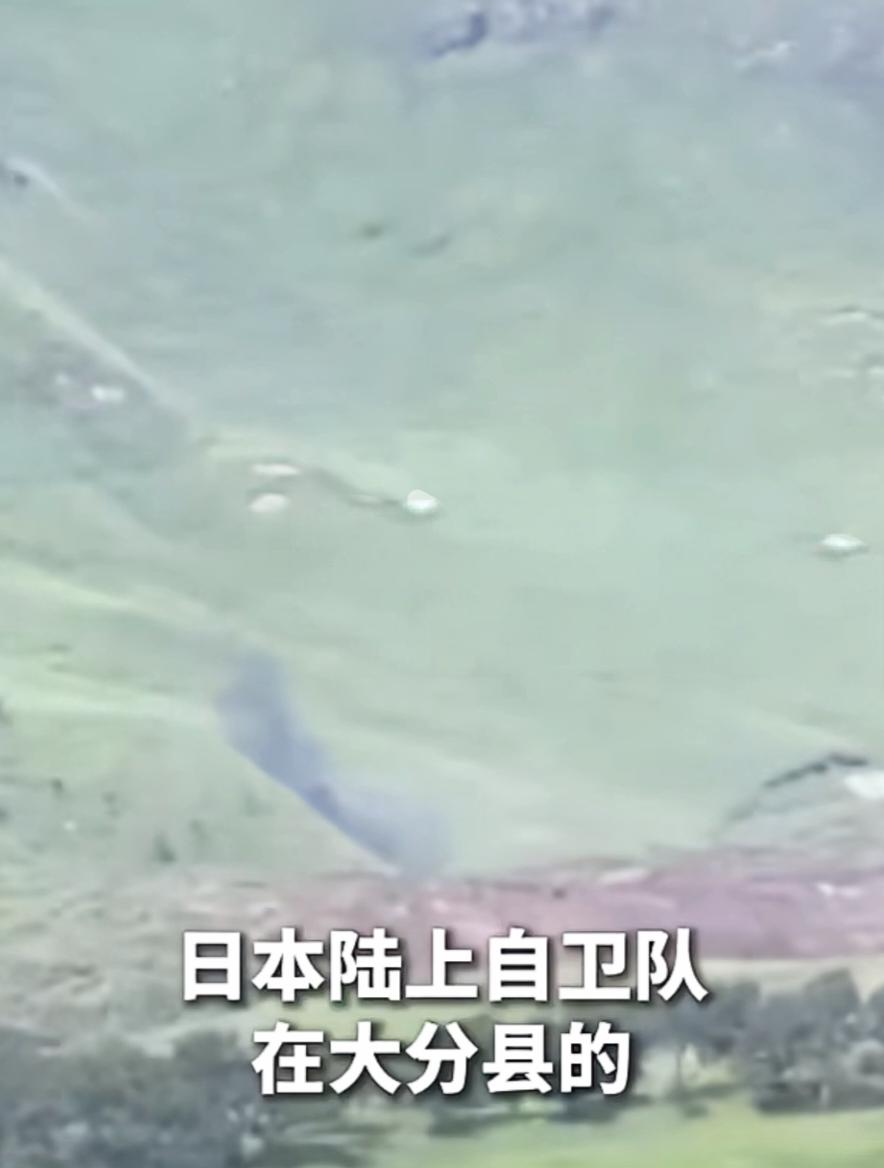 日本陆上自卫队在大分县的“日出生台训练场”进行实弹射击训练时，坦克炮弹在炮膛内爆