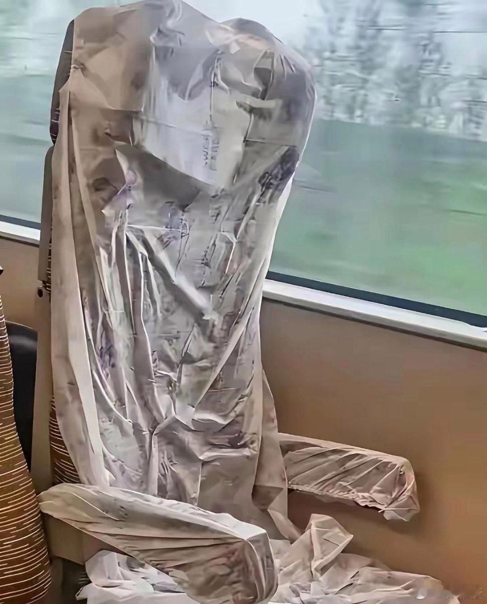 这得是有多严重的洁癖呀