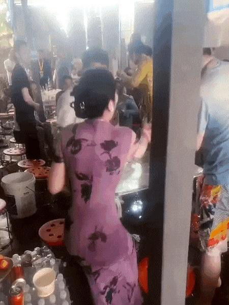 就因为大哥执意要给阳台那盆发财树浇水，结果不仅树没了，连客厅刚铺的羊毛地毯都直接